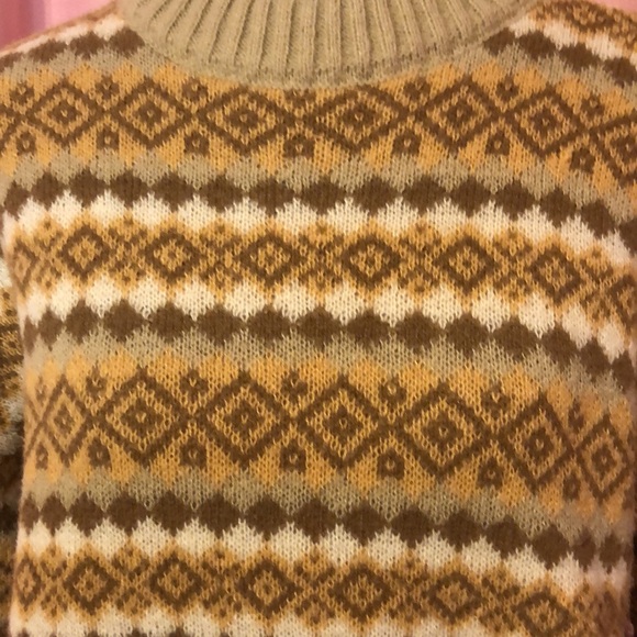 Neutral Colored Geometric Drop Shoulder Knit Pullover Sweater - Picture 2 of 6